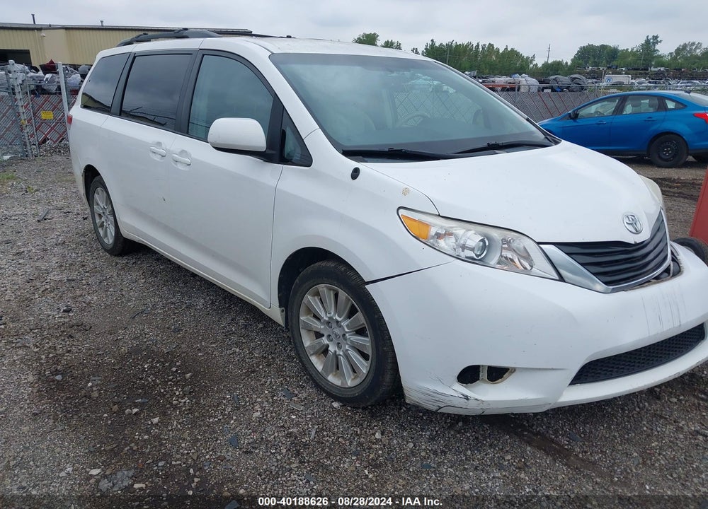 2013 TOYOTA SIENNA LE 7 PASSENGER VIN: 5TDJK3DCXDS051576