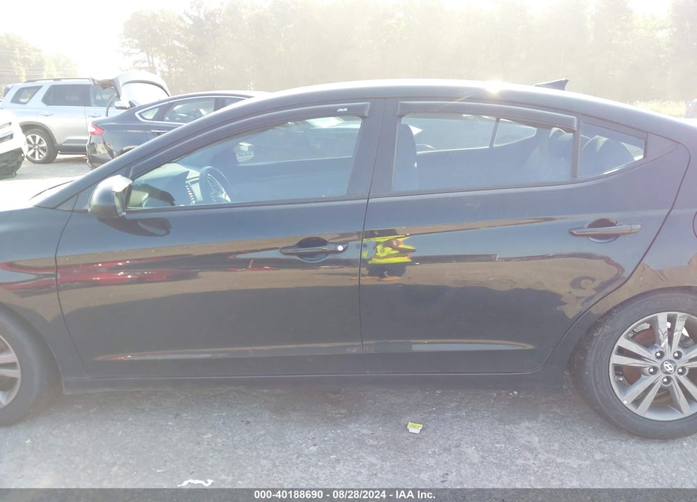 2018 HYUNDAI ELANTRA SEL VIN: 5NPD84LF8JH310029