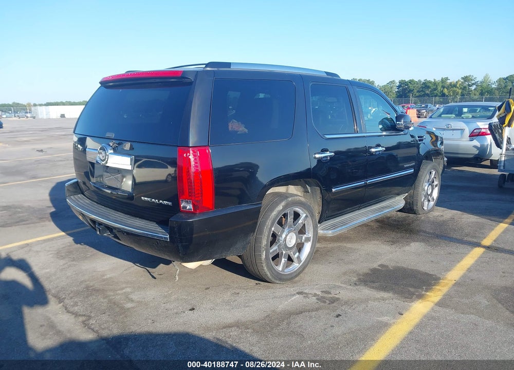2011 CADILLAC ESCALADE LUXURY VIN: 1GYS4BEFXBR138739