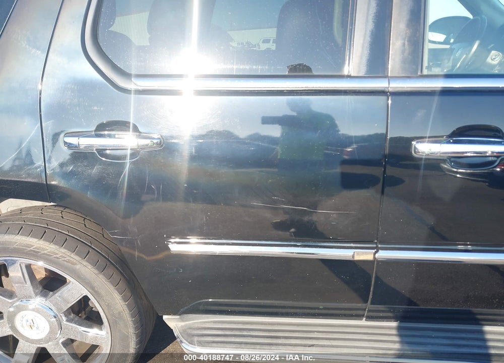 2011 CADILLAC ESCALADE LUXURY VIN: 1GYS4BEFXBR138739
