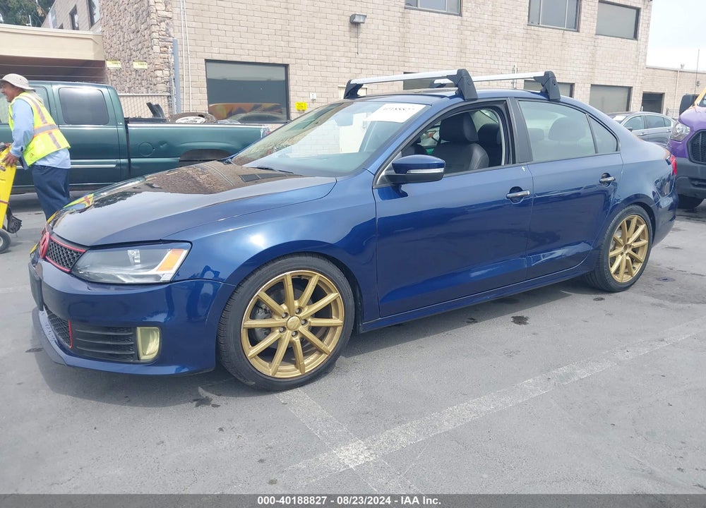 2012 VOLKSWAGEN JETTA 2.5L SE VIN: 3VWBP7AJ3CM318777