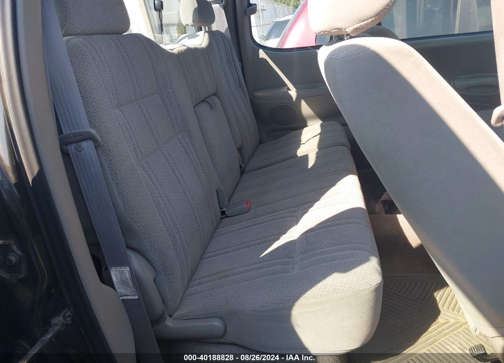 2001 TOYOTA TUNDRA LTD V8/SR5 V8 VIN: 5TBBT44131S128976