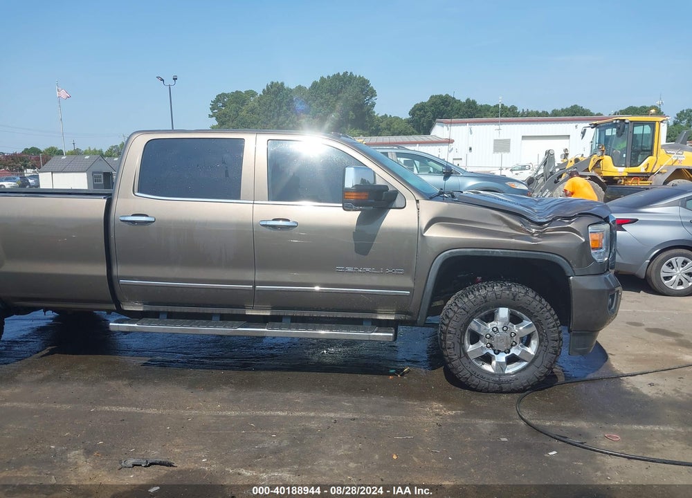 2015 GMC SIERRA 3500HD DENALI VIN: 1GT424E83FF659763