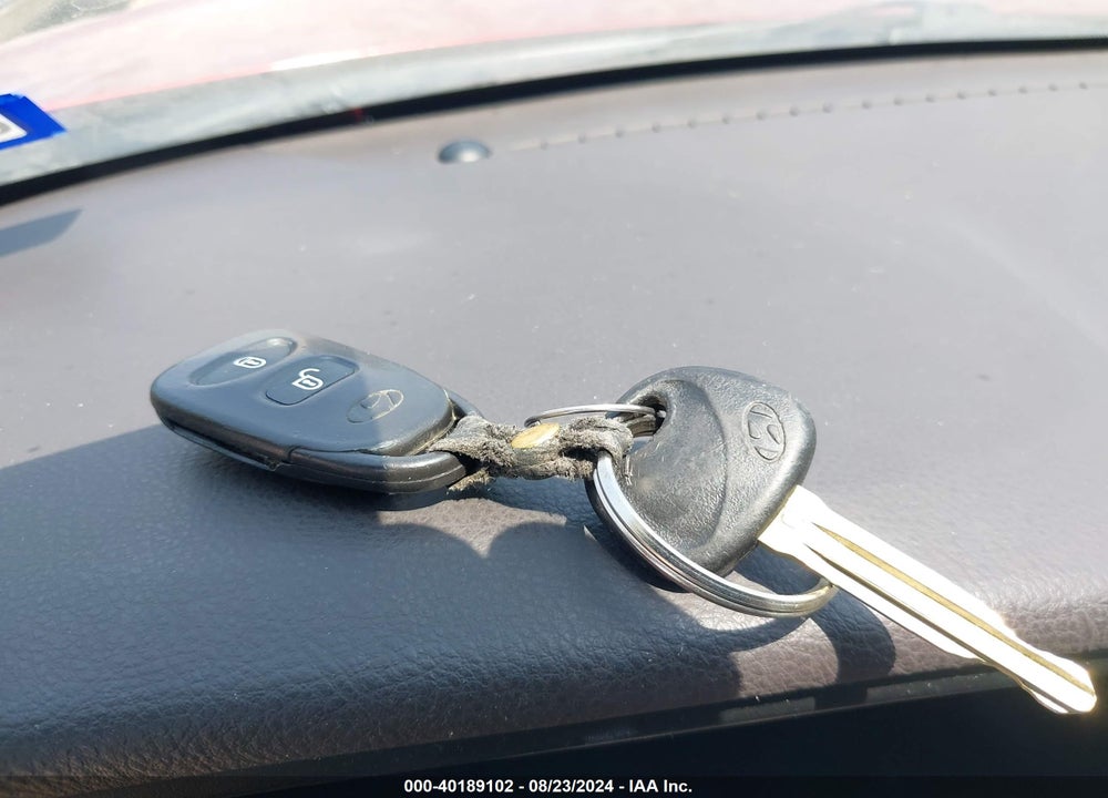 2012 HYUNDAI SANTA FE GLS VIN: 5XYZG3ABXCG136638