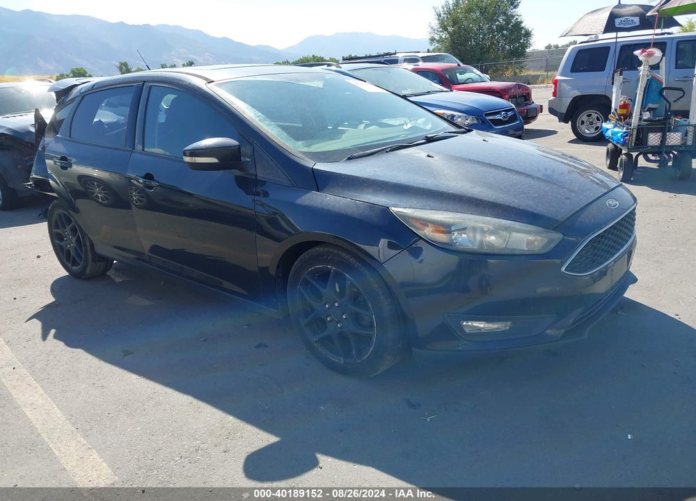 2015 FORD FOCUS SE VIN: 1FADP3K29FL326826