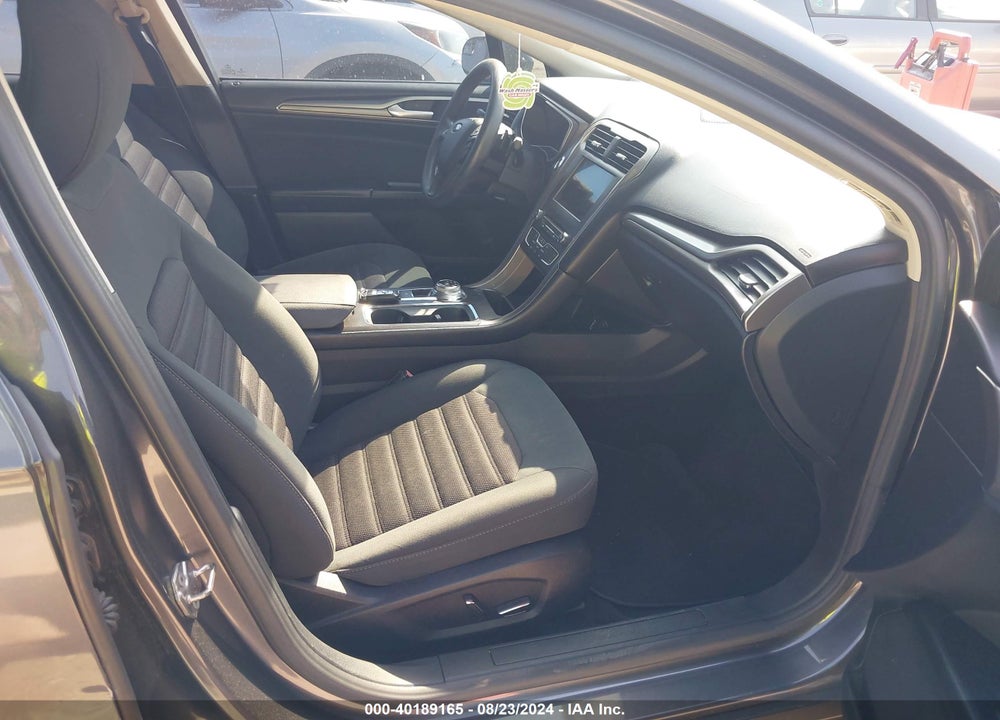 2017 FORD FUSION SE VIN: 3FA6P0HD0HR204036