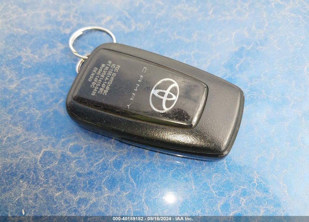 2020 TOYOTA CAMRY SE VIN: 4T1J11AK7LU309089