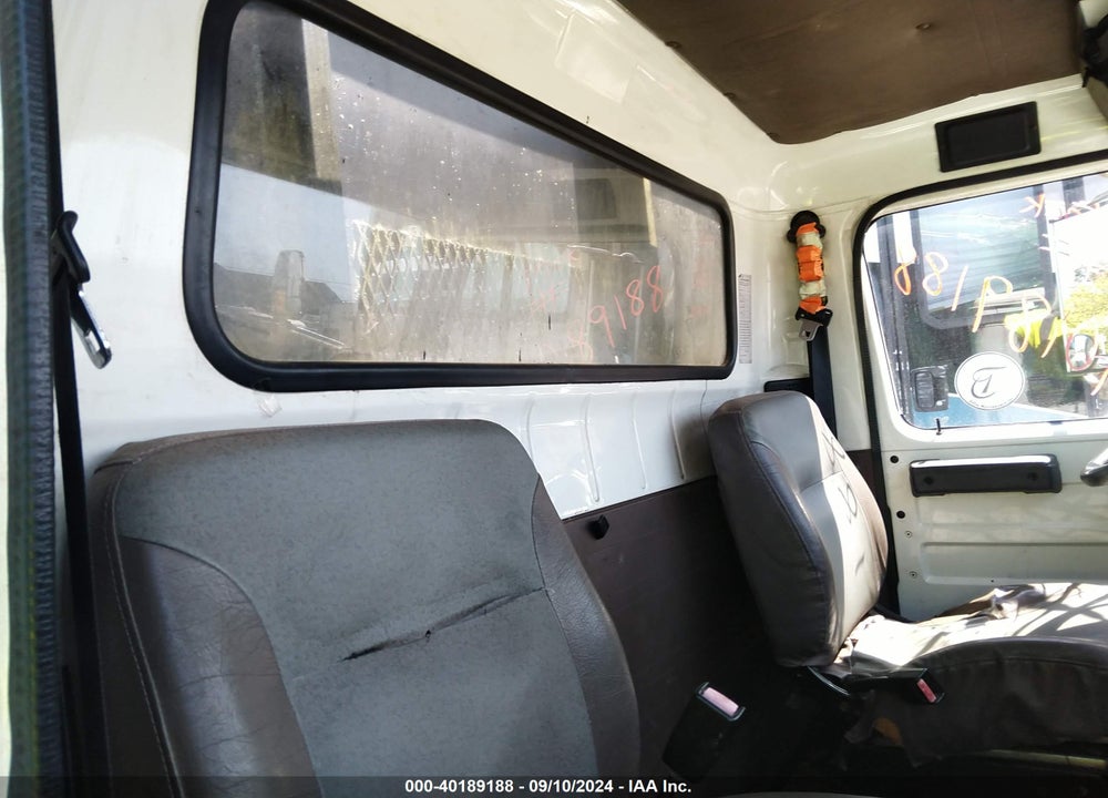 1996 INTERNATIONAL 4000 4700 VIN: 1HTSMABM8TH258259