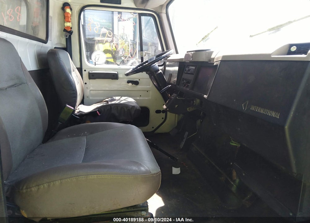 1996 INTERNATIONAL 4000 4700 VIN: 1HTSMABM8TH258259