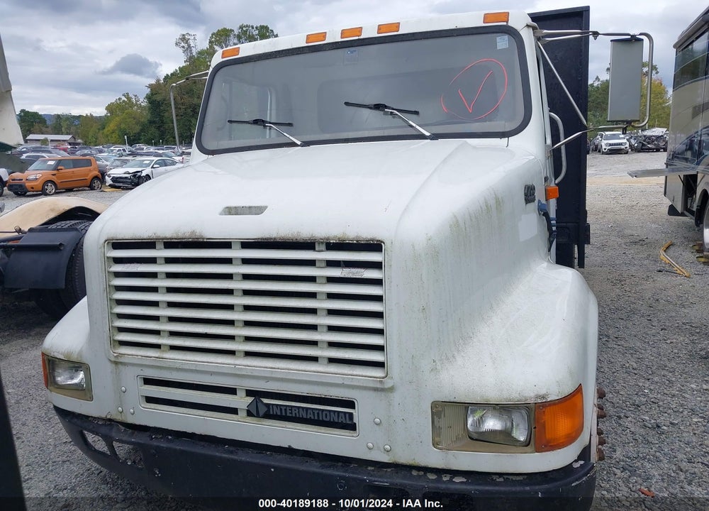 1996 INTERNATIONAL 4000 4700 VIN: 1HTSMABM8TH258259