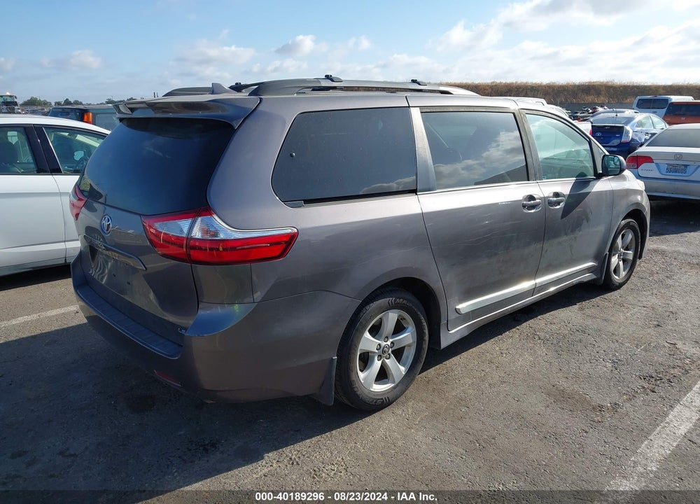 2019 TOYOTA SIENNA LE 8 PASSENGER VIN: 5TDKZ3DCXKS003928