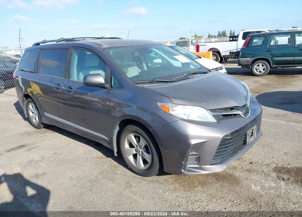 2019 TOYOTA SIENNA LE 8 PASSENGER VIN: 5TDKZ3DCXKS003928