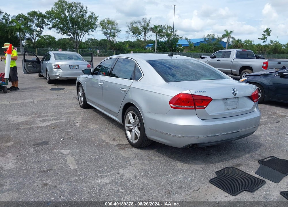 2015 VOLKSWAGEN PASSAT 2.0L TDI SEL PREMIUM VIN: 1VWCV7A31FC033500