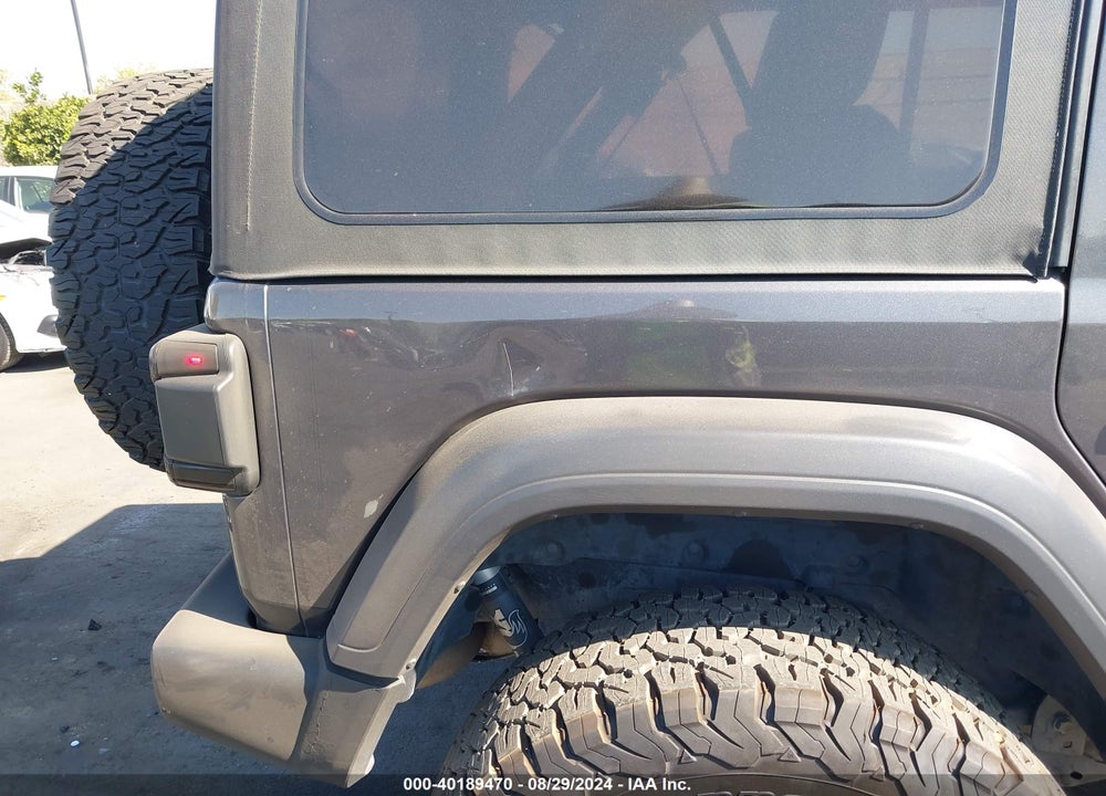2018 JEEP WRANGLER UNLIMITED SPORT S 4X4 VIN: 1C4HJXDN9JW316509