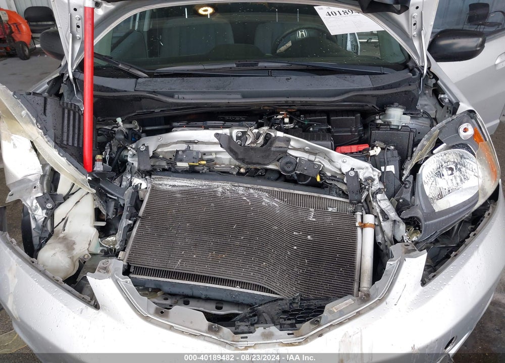 2011 HONDA FIT VIN: JHMGE8H30BC023968