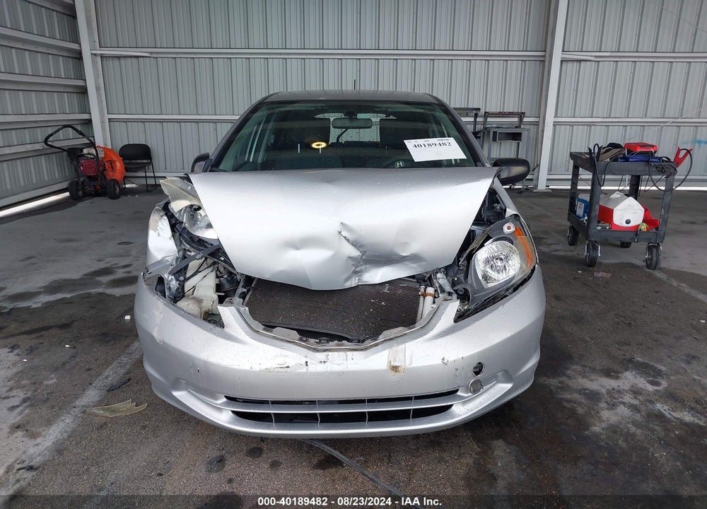 2011 HONDA FIT VIN: JHMGE8H30BC023968