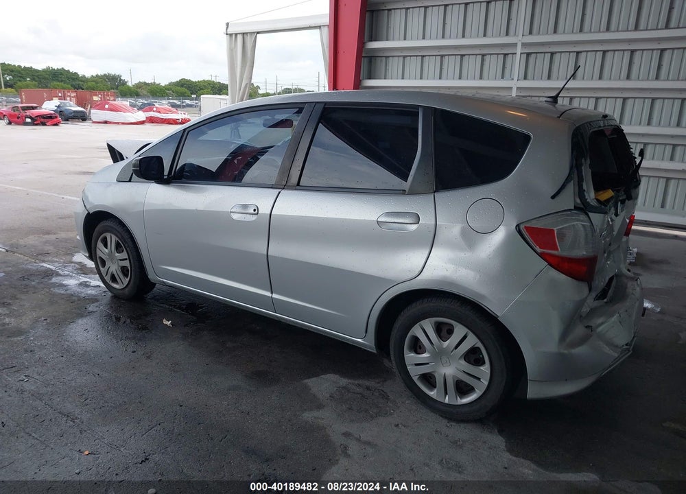 2011 HONDA FIT VIN: JHMGE8H30BC023968