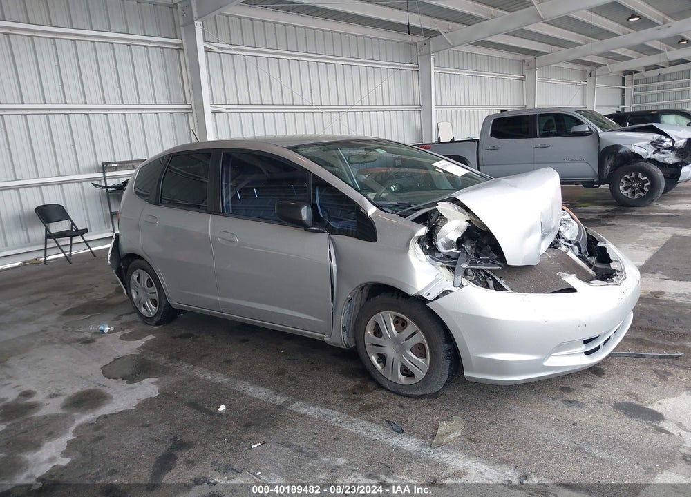 2011 HONDA FIT VIN: JHMGE8H30BC023968