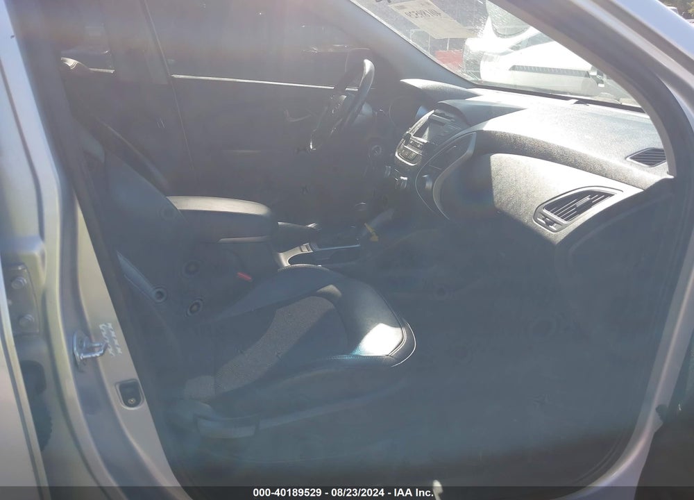 2015 HYUNDAI TUCSON SE VIN: KM8JUCAG0FU008344