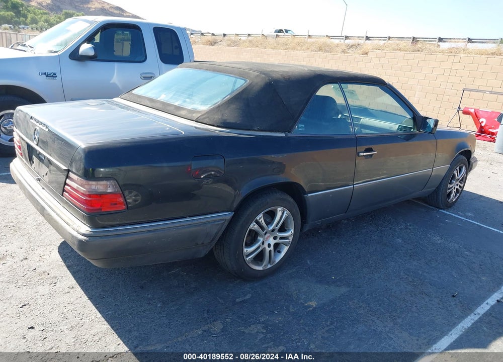 1994 MERCEDES-BENZ E 320 VIN: WDBEA66E8RC009533