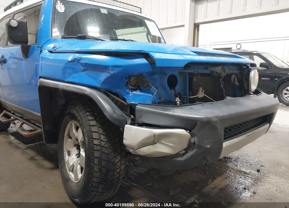 2007 TOYOTA FJ CRUISER VIN: JTEBU11F470092922