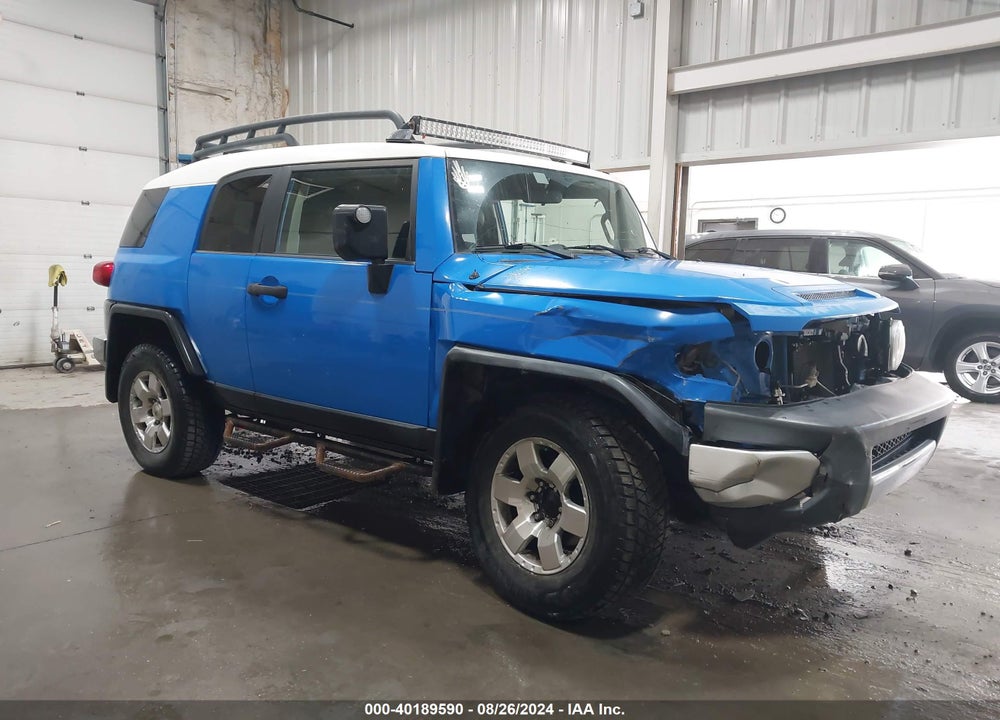 2007 TOYOTA FJ CRUISER VIN: JTEBU11F470092922