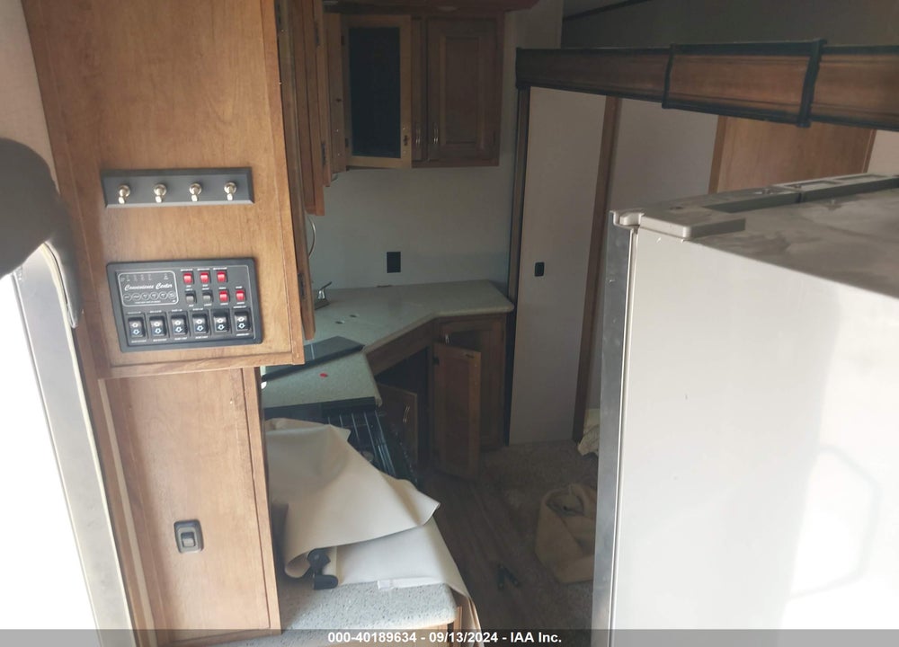 2018 FOREST RIVER CHAPARRAL VIN: 5ZT3CH2B8JA318847