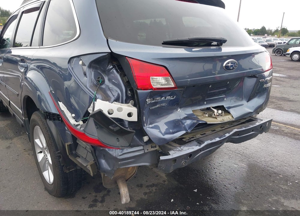 2014 SUBARU OUTBACK 2.5I LIMITED VIN: 4S4BRBLCXE3295321
