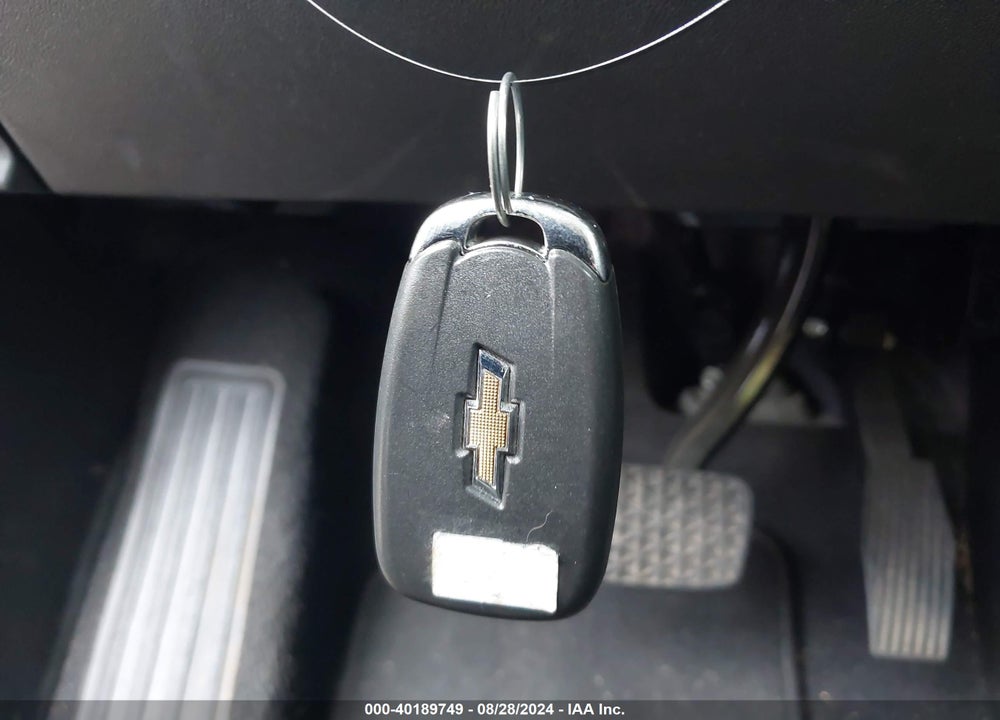 2019 CHEVROLET EQUINOX LT VIN: 2GNAXUEV3K6250099