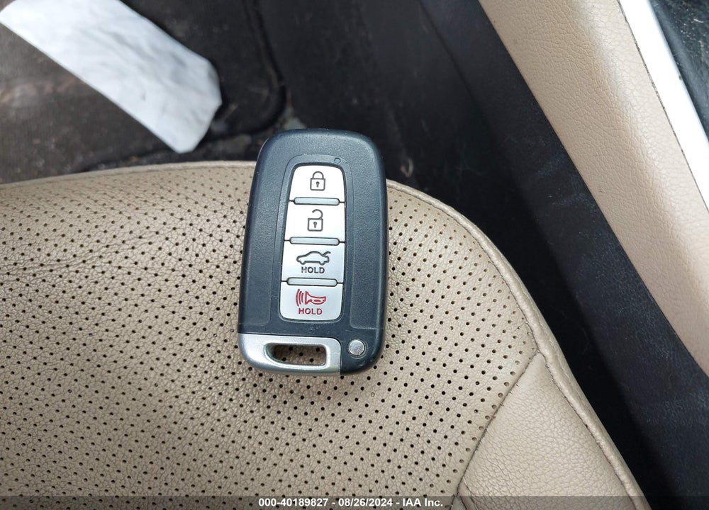2015 HYUNDAI SONATA HYBRID LIMITED VIN: KMHEC4A47FA131950