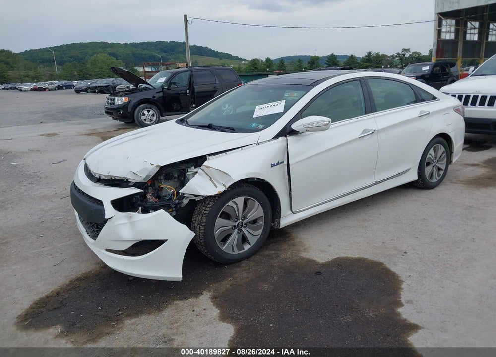 2015 HYUNDAI SONATA HYBRID LIMITED VIN: KMHEC4A47FA131950