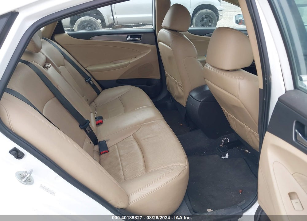 2015 HYUNDAI SONATA HYBRID LIMITED VIN: KMHEC4A47FA131950