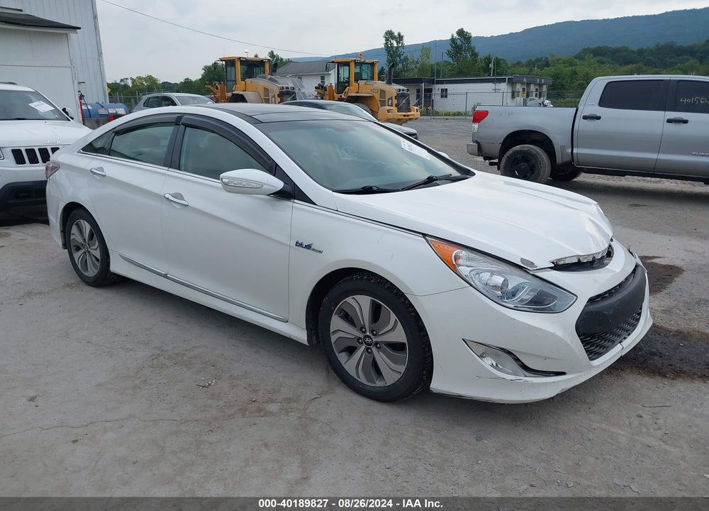 2015 HYUNDAI SONATA HYBRID LIMITED VIN: KMHEC4A47FA131950
