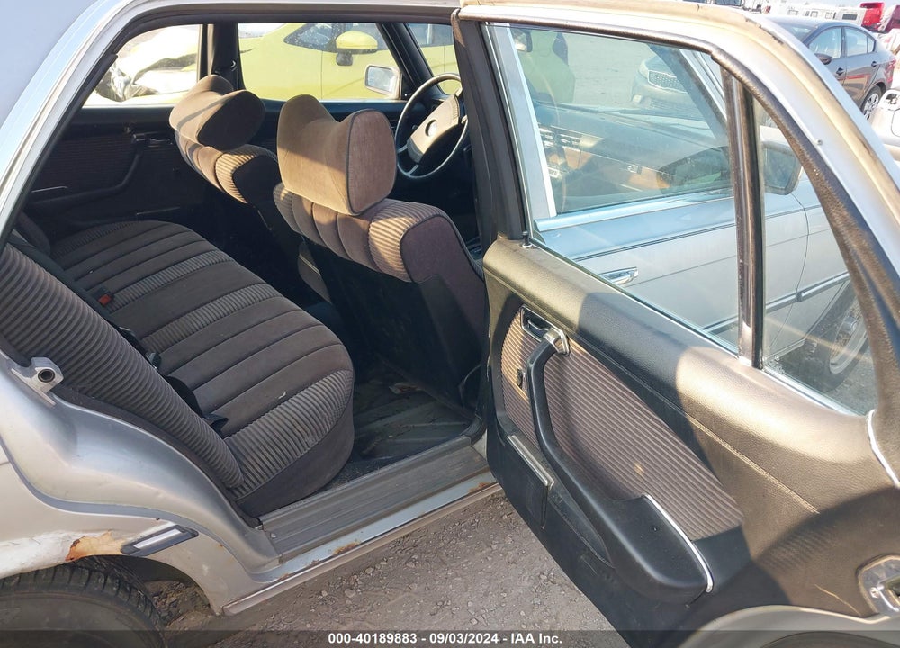 1977 MERCEDES-BENZ 450SE VIN: 11603212067401