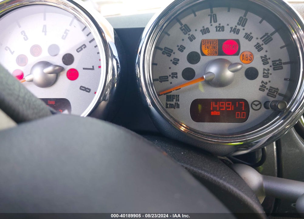 2005 MINI COOPER S VIN: WMWRH33435TF81595