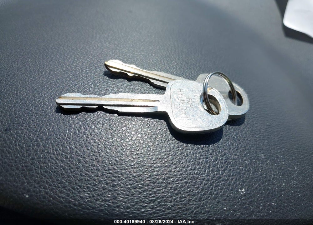 2010 HYUNDAI ACCENT GS VIN: KMHCM3AC3AU162139