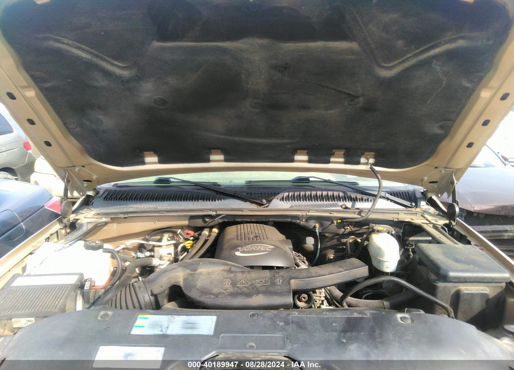 2005 CHEVROLET SUBURBAN 1500 LT VIN: 1GNEC16Z45J177670