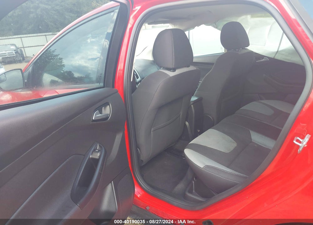 2014 FORD FOCUS SE VIN: 1FADP3K26EL293461