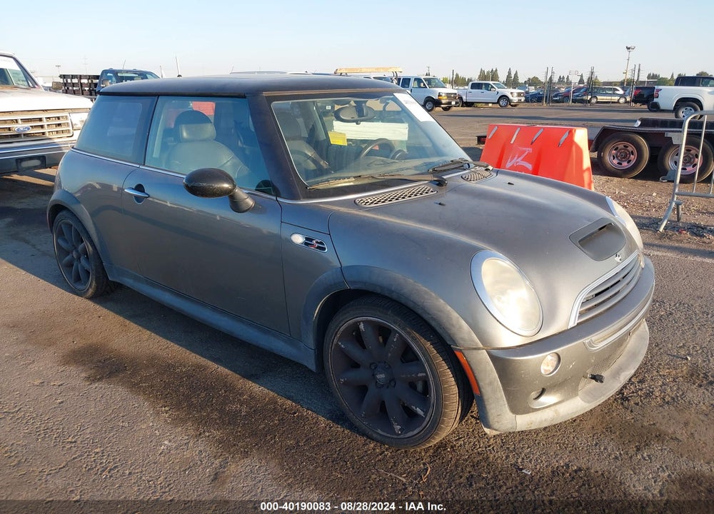 2003 MINI COOPER S VIN: WMWRE33493TD62551