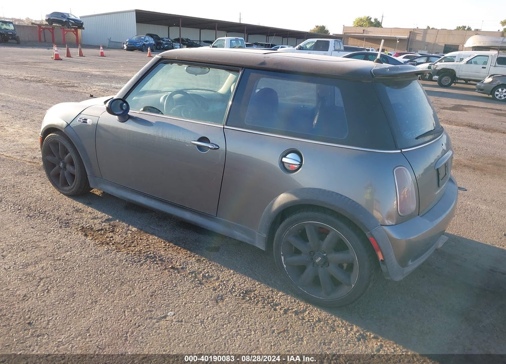 2003 MINI COOPER S VIN: WMWRE33493TD62551