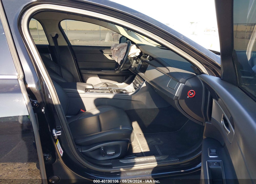 2019 JAGUAR XF 25T PREMIUM VIN: SAJBJ4FX7KCY79176
