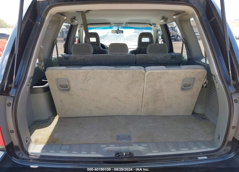 2005 HONDA PILOT EX VIN: 5FNYF18415B063602