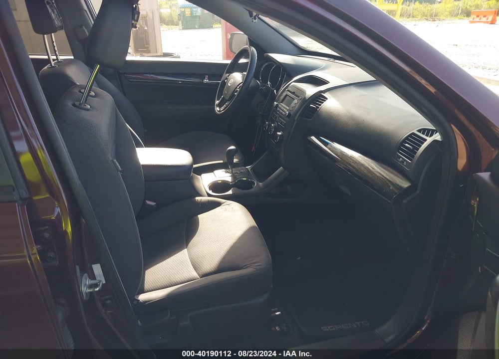 2012 KIA SORENTO LX VIN: 5XYKT4A14CG275240