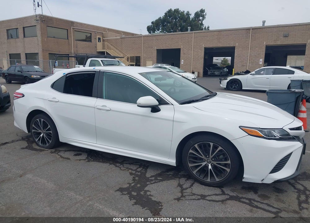 2020 TOYOTA CAMRY SE VIN: 4T1G11AK2LU949155
