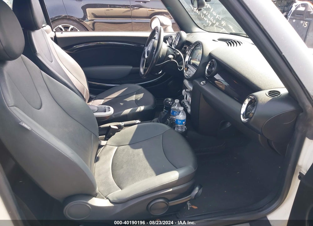 2009 MINI COOPER VIN: WMWMR33579TU95659