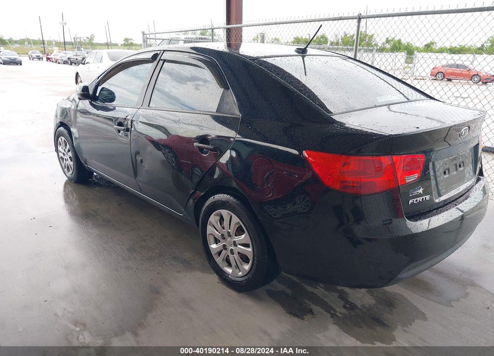 2011 KIA FORTE EX VIN: KNAFU4A27B5358060
