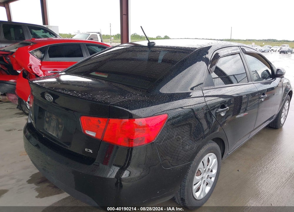 2011 KIA FORTE EX VIN: KNAFU4A27B5358060