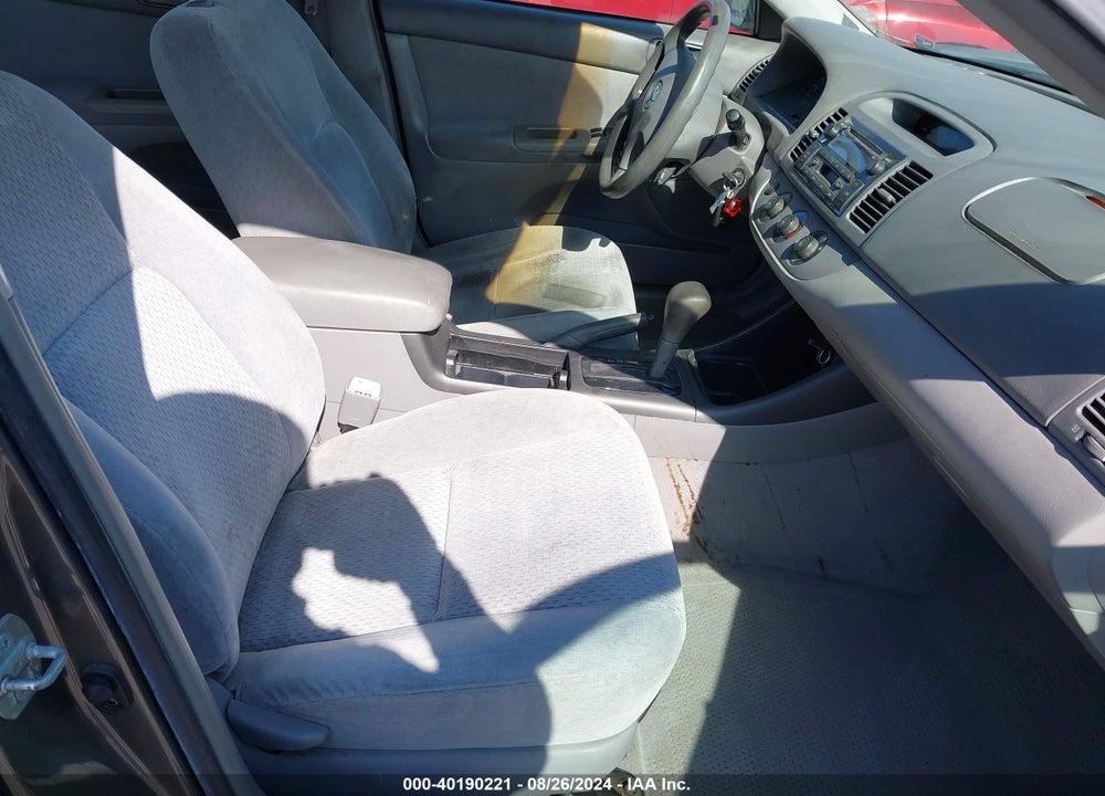 2004 TOYOTA CAMRY LE VIN: 4T1BE32K64U843950