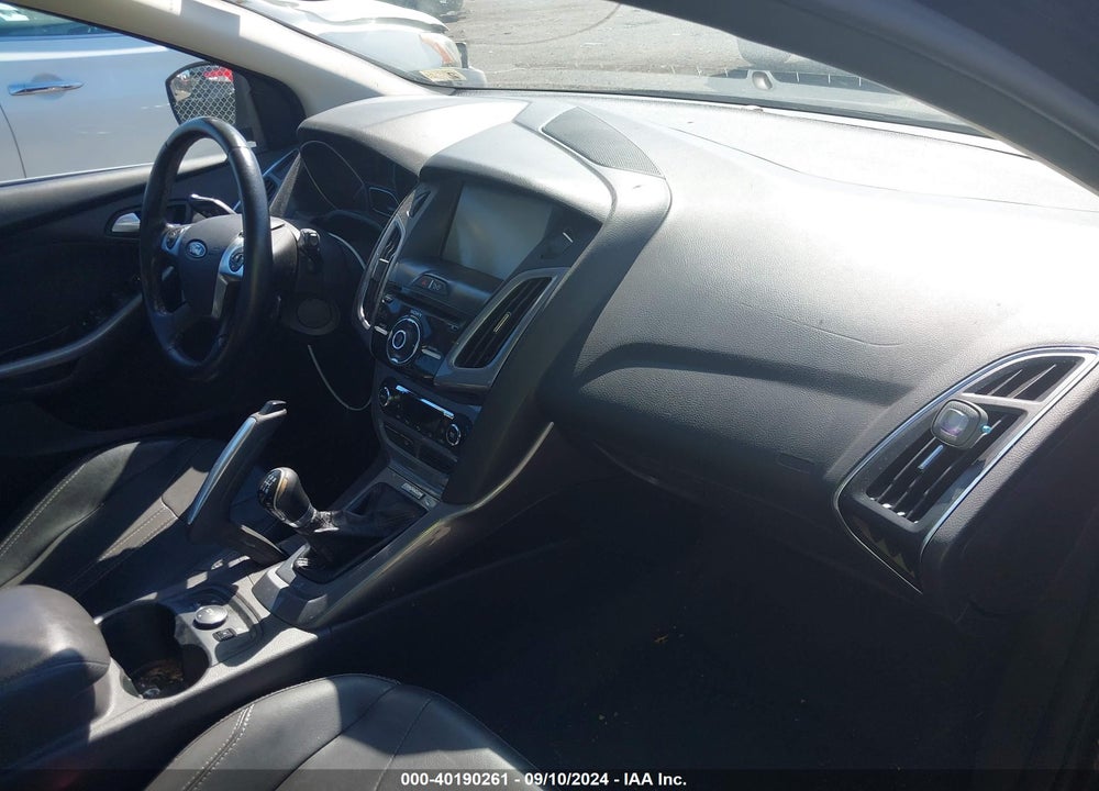 2012 FORD FOCUS TITANIUM VIN: 1FAHP3N28CL433679