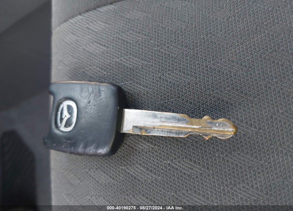 2005 MAZDA TRIBUTE I VIN: 4F2YZ02Z35KM56378